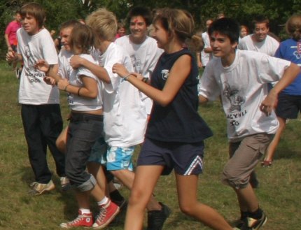 A következő kép nem jeleníthető meg, mert hibákat tartalmaz: „https://www.koloknet.hu/files/159_tabor_cikkbe_nagy.jpg”.