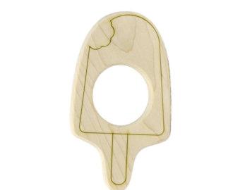 Fából fog-karika, avagy így rágjon a gyerek természetesen!