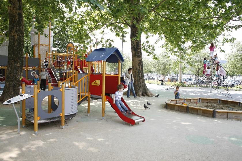 Olimpia parki csobogós játszótér – 5. kerület