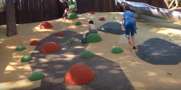 A felújított Szent Gellért-hegyi játszótér 