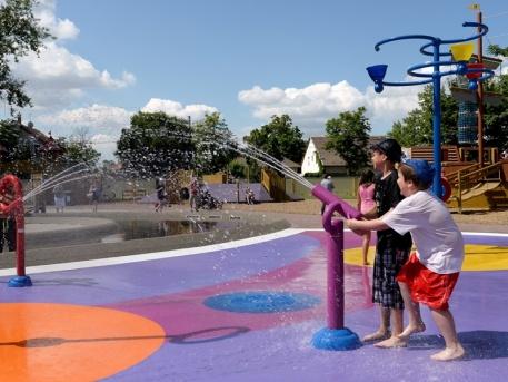 Tarzan Park vizes játszótere – Újpest, Tábor utca