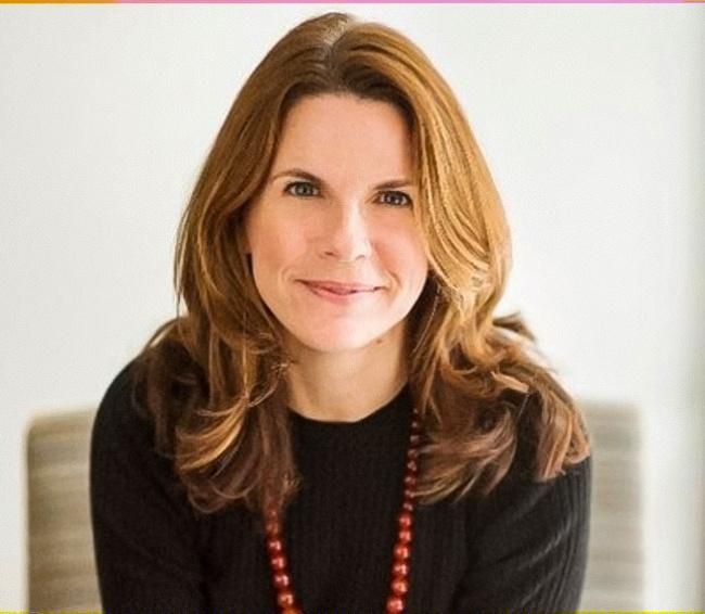 Alex Constantinople — az OutCast Agency vezérigazgatója