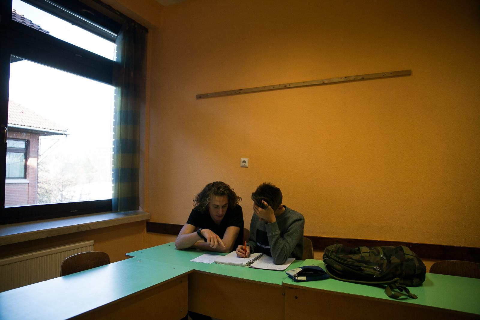 Szívvel-lélekkel korrepetálják egymást a diákok