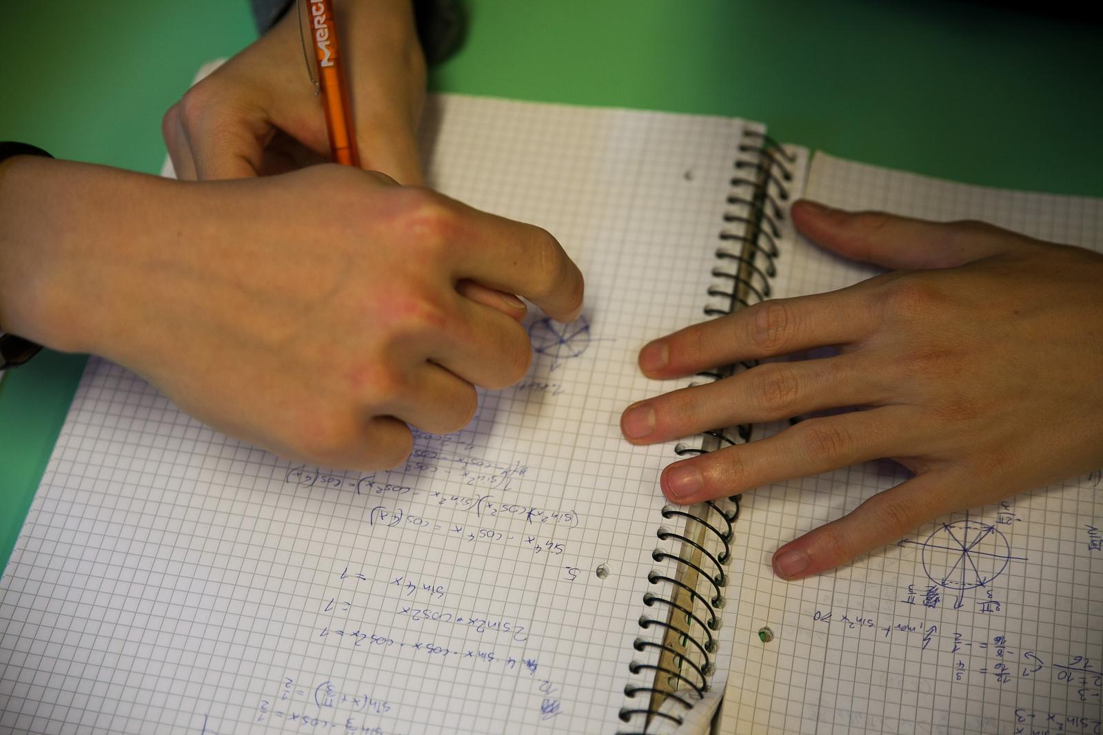 Szívvel-lélekkel korrepetálják egymást a diákok