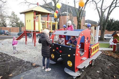 Új tűzoltós játszóteret adták át Budapesten! Mutatjuk a fotókat a szuper játszótérről!