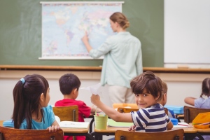 A tanárok nem jönnek ki a fizetésükből, nincs elég óvodapedagógus, a gyógypedagógia helyzete katasztrófális