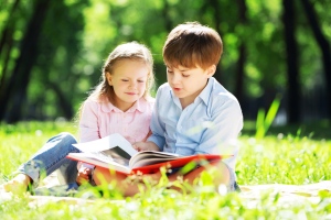 Pályakezdő íróknak hirdetett meseíró pályázatot a Móra Kiadó