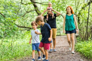 A túrázás, az erdő veszélyes is lehet – Ezekre gondolj, mielőtt a családdal útnak indulsz!