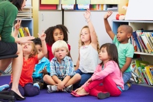 500 óvodás gyerekre jut egyetlen óvodai pszichológus, nagy a nyomás az óvónőkön is