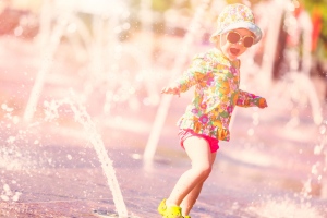 0-6 éves gyerekek a kánikulai hőségben: Így óvd a kisgyereket a forróságban!