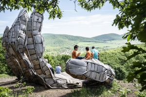 Isten tenyere (Kéz) kilátó: a gyerekek kedvenc kirándulóhelye!