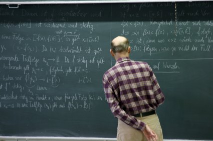 A következ&odblac; kép nem jeleníthet&odblac; meg, mert hibákat tartalmaz: „https://www.koloknet.hu/files/389_tanar_cikkbe.jpg”.