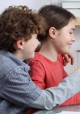 A következő kép nem jeleníthető meg, mert hibákat tartalmaz: „https://www.koloknet.hu/files/537_fiu_lany.jpg”.